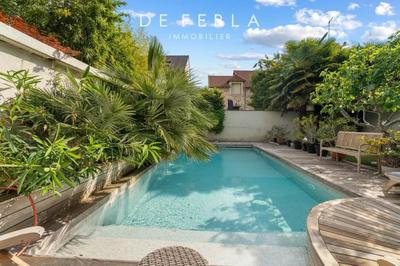 Villa - 370 m² - 12 pièces