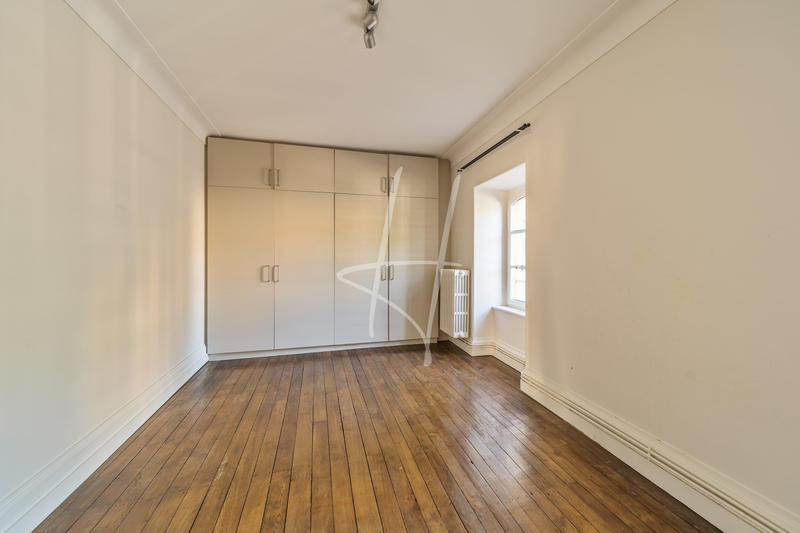 Appartement - 185 m² - 6 pièces