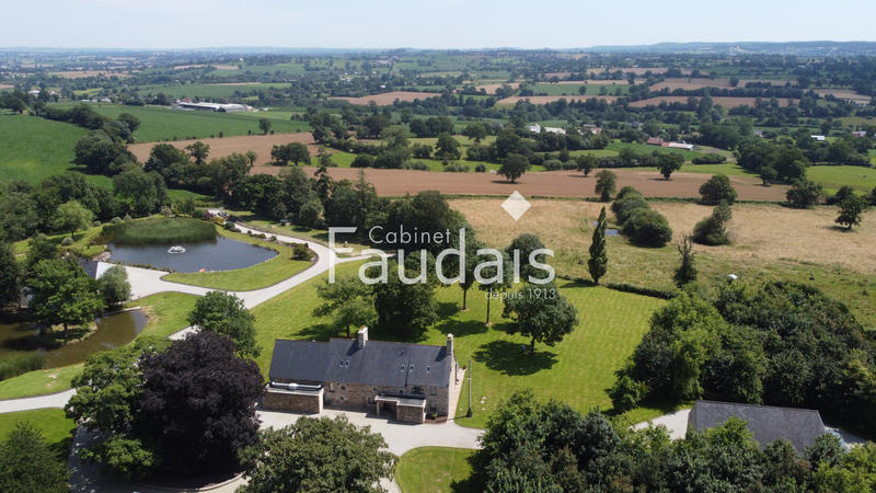 Propriété - 450 m² - 10 pièces