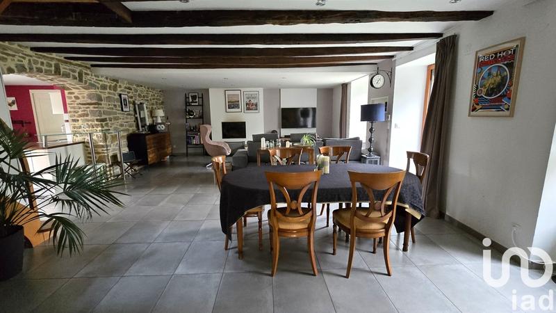 Maison - 244 m² - 8 pièces