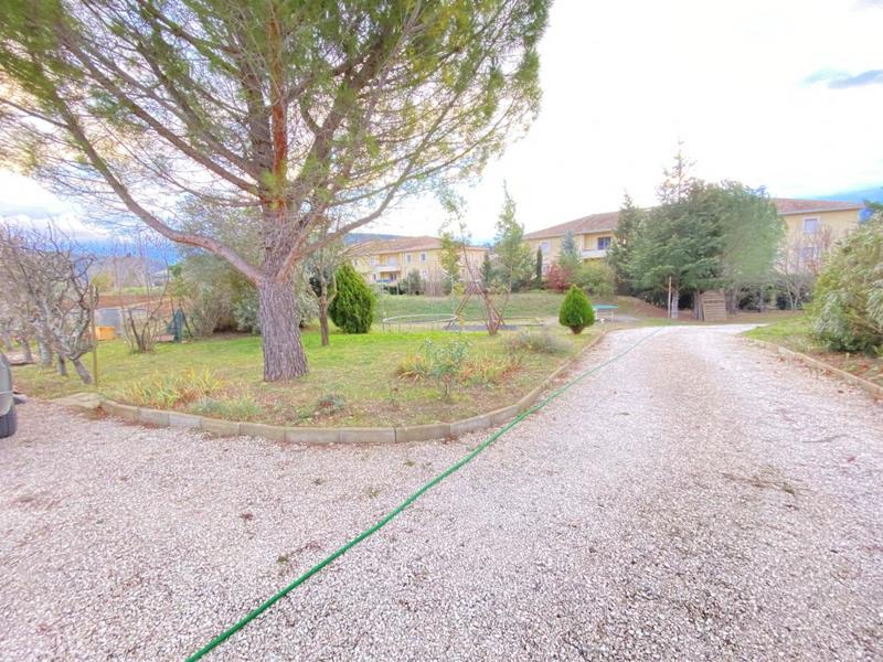 Propriété - 420 m² - 17 pièces