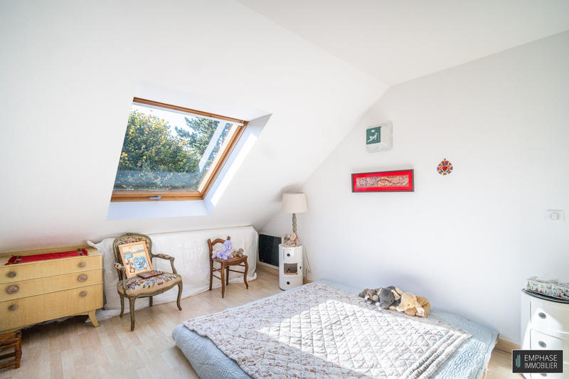 Maison contemporaine - 247 m² - 9 pièces