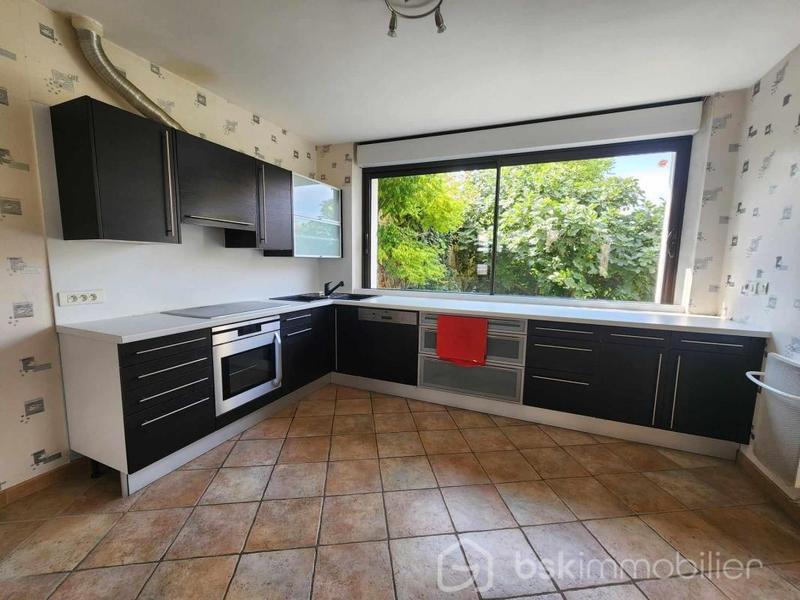 Maison traditionnelle - 150 m² - 6 pièces