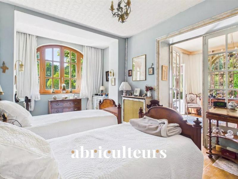 Appartement - 165 m² - 6 pièces