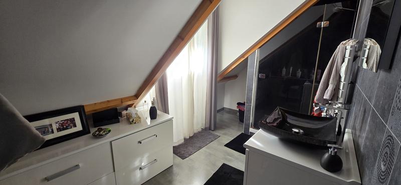 Maison - 156 m² - 8 pièces