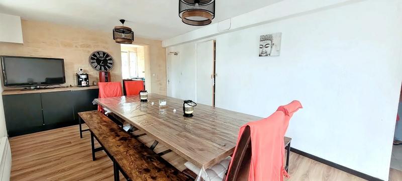 Maison - 230 m² - 14 pièces