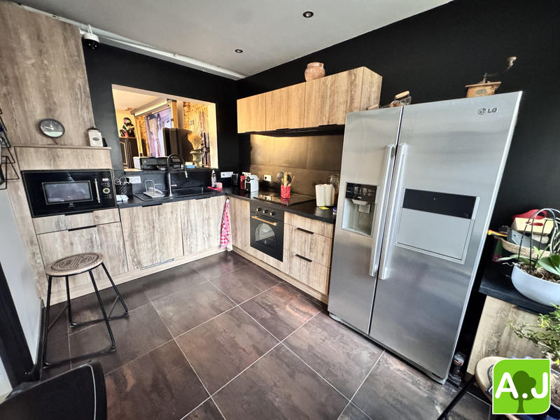 Appartement - 93 m² - 3 pièces