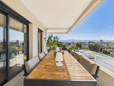 Appartement - 94 m² - 4 pièces