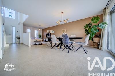 Maison - 123 m² - 6 pièces