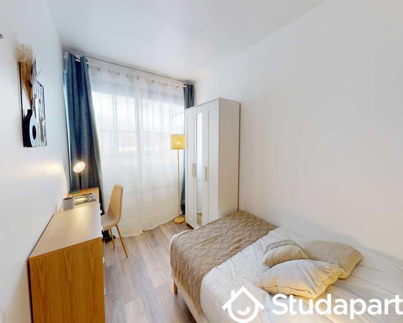 Chambre - 100 m² - 1 pièce