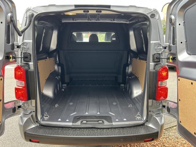 Peugeot Expert Cabine Approfondie Ca 5 Places Xl Bluehdi 180 Ch Eat8 - Gris Acier Pack Look Jantes Led Jumpy Sieges