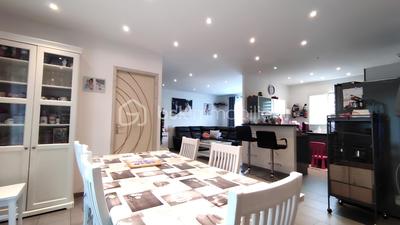 Maison - 95 m² - 5 pièces