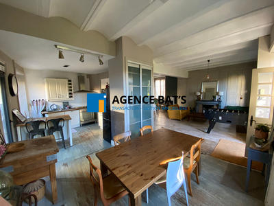 Maison - 218 m² - 7 pièces