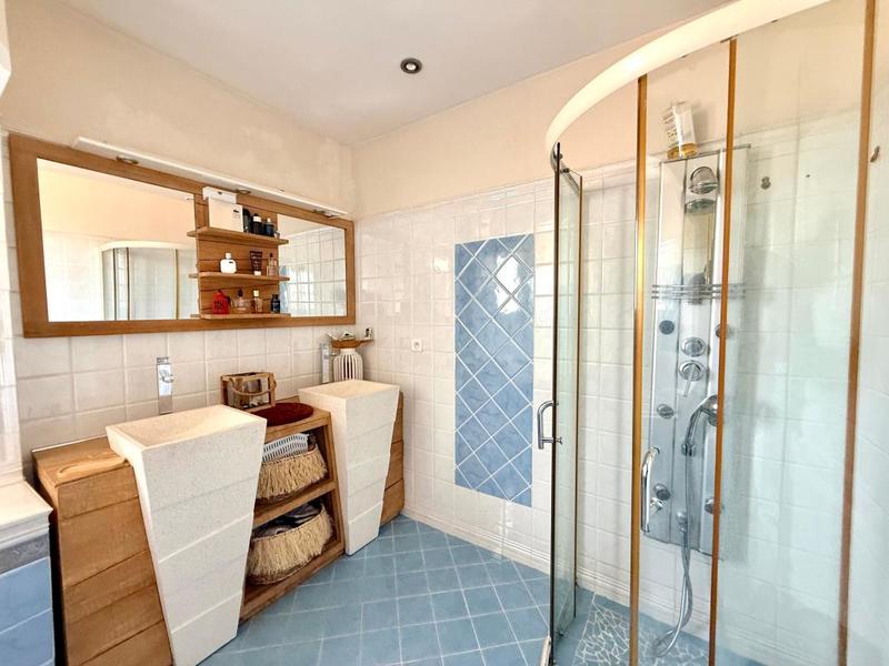 Maison - 200 m² - 5 pièces