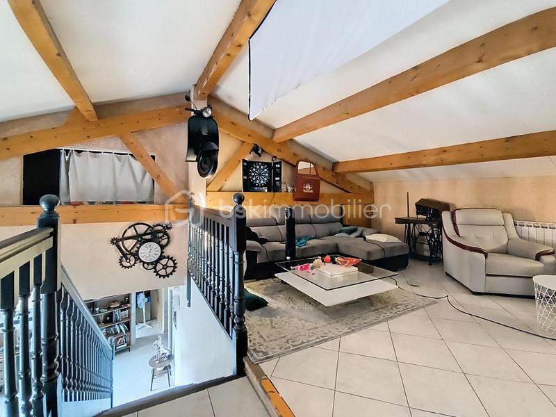 Maison - 287 m² - 11 pièces