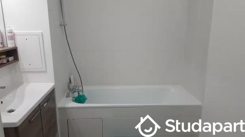 Chambre - 9 m² - 1 pièce