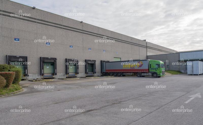 Entrepôt - 7 308 m²