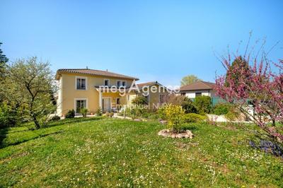 Maison - 194 m² - 7 pièces