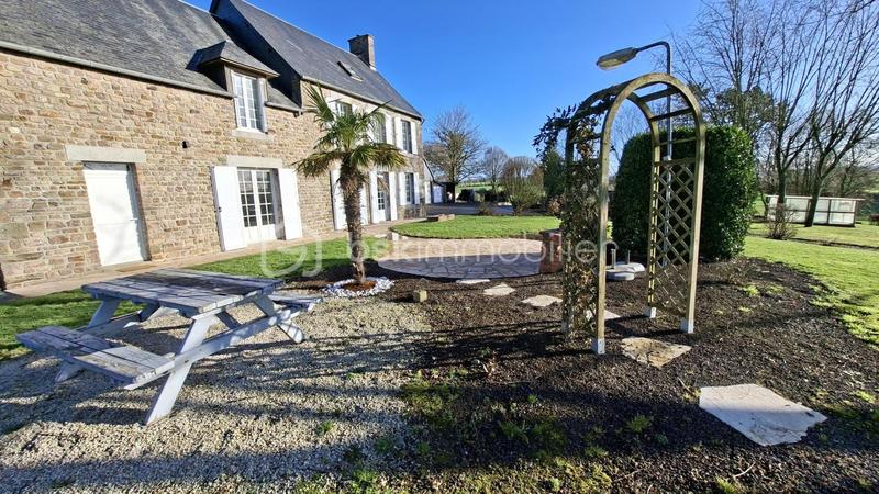 Maison en pierre - 145 m² - 8 pièces