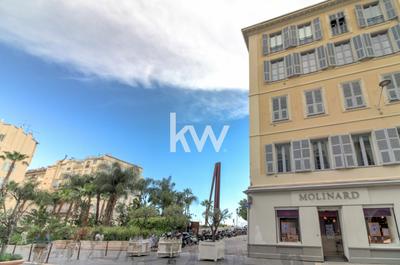 Appartement - 75 m² - 3 pièces