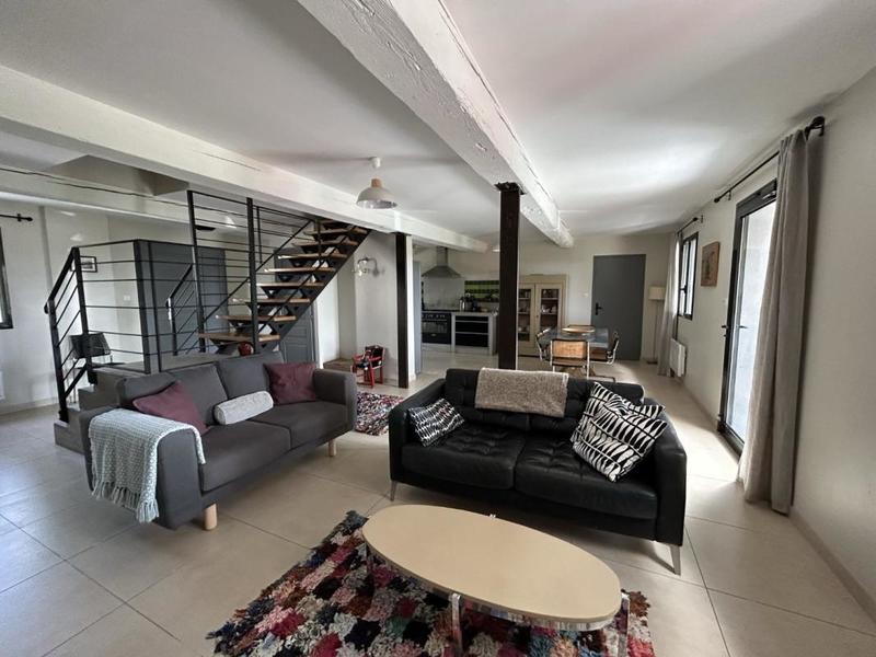 Propriété - 900 m² - 26 pièces