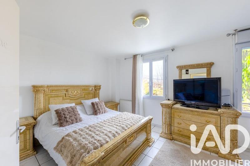 Maison - 180 m² - 7 pièces