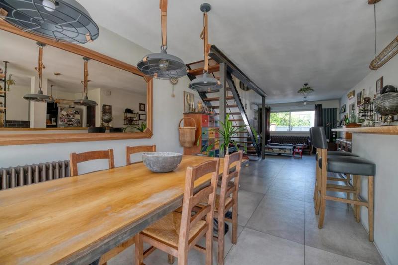 Maison - 190 m² - 6 pièces