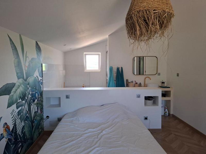 Maison - 210 m² - 10 pièces