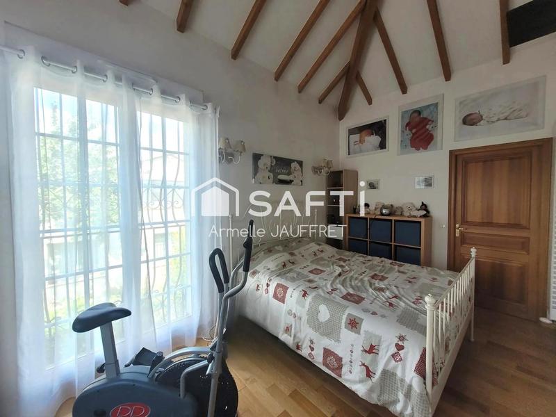 Maison - 158 m² - 6 pièces