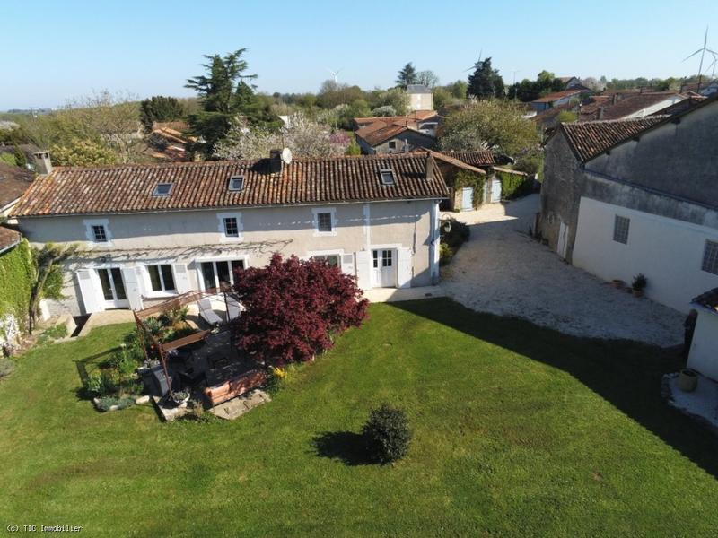 Maison ancienne - 185 m² - 5 pièces