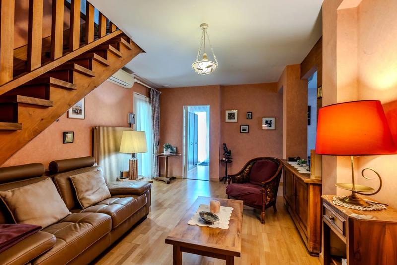 Maison - 200 m² - 7 pièces