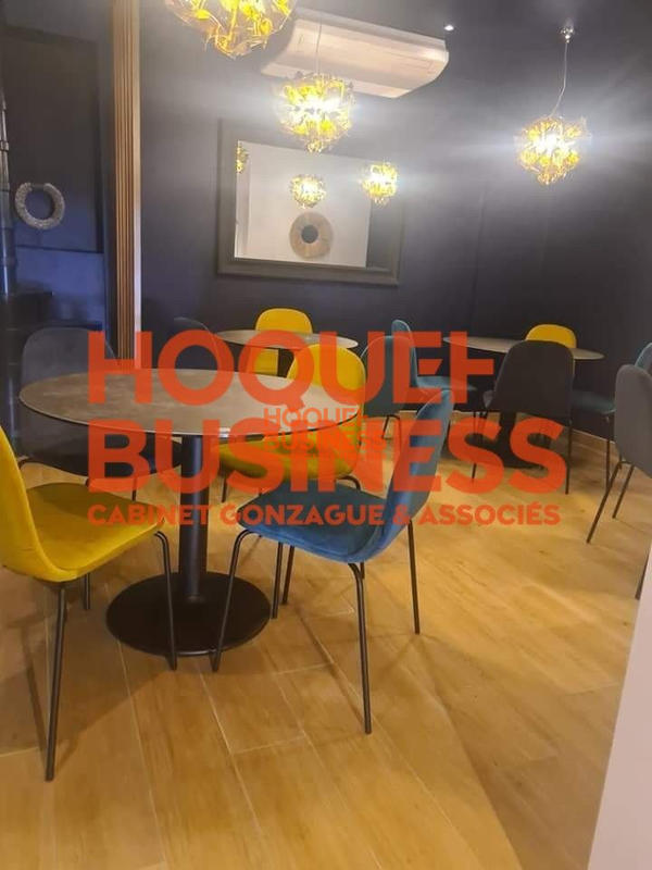 Local commercial - 194 m² - 5 pièces