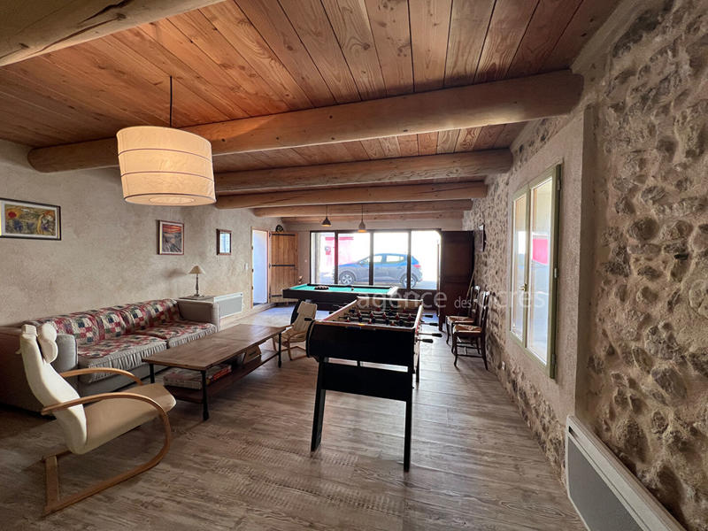 Maison - 260 m² - 9 pièces