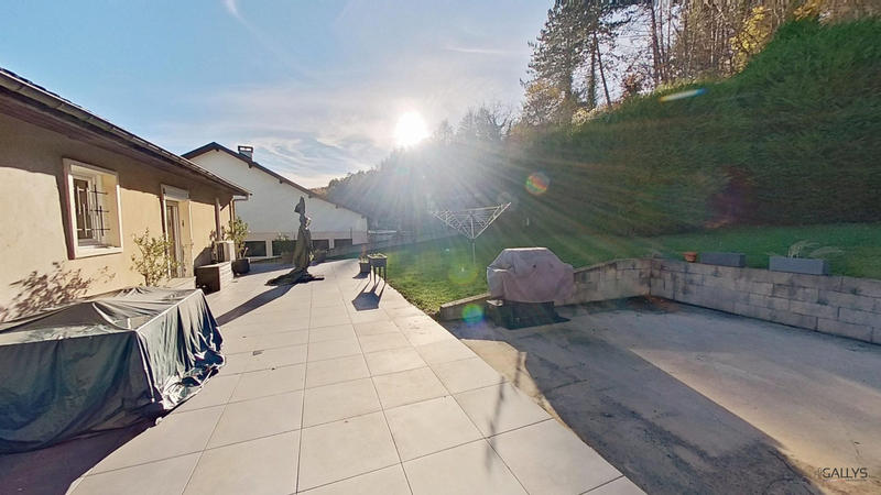 Maison - 105 m² - 5 pièces