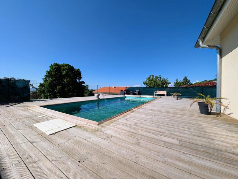 Maison - 195 m² - 6 pièces