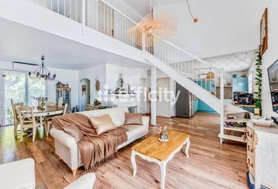 Propriété - 280 m² - 14 pièces