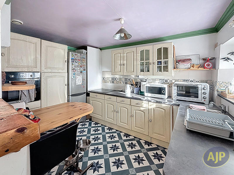 Maison - 92 m² - 4 pièces