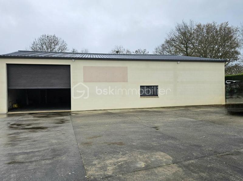 Entrepôt - 300 m² - 1 pièce