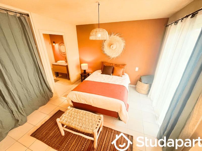 Chambre - 13 m² - 1 pièce