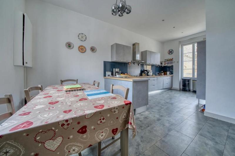 Maison - 190 m² - 6 pièces