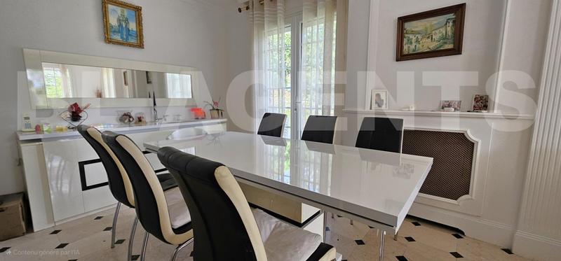 Maison traditionnelle - 140 m² - 6 pièces