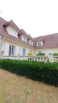 Maison - 210 m² - 6 pièces