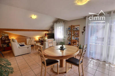 Appartement - 95 m² - 4 pièces