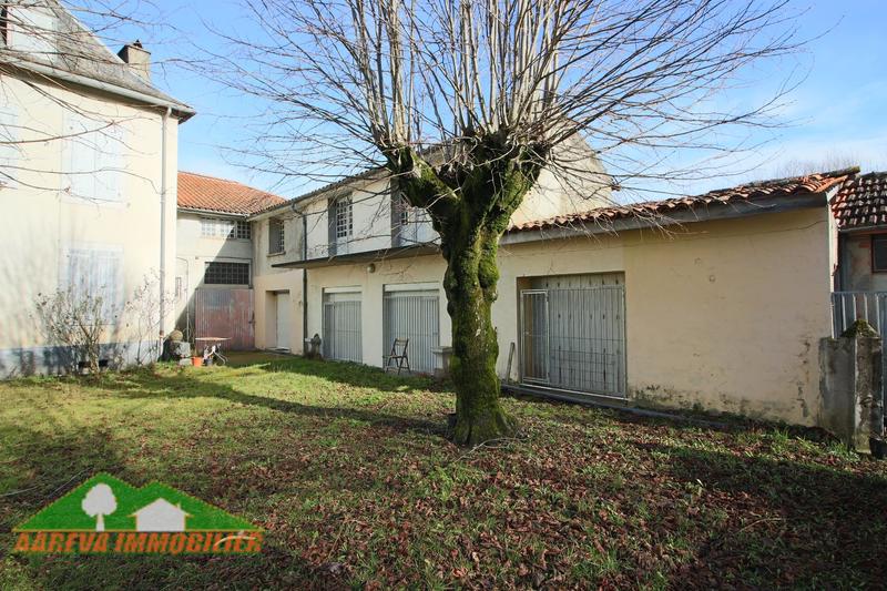 Maison - 261 m² - 14 pièces
