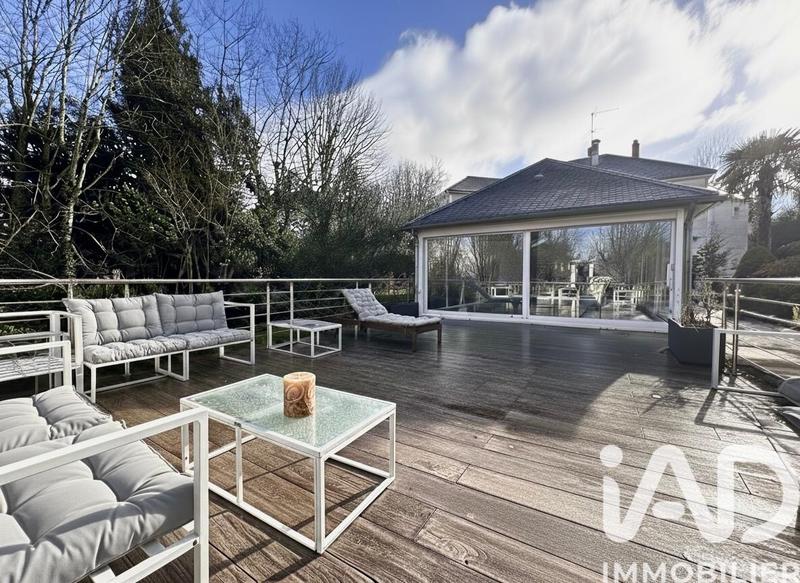 Maison - 361 m² - 10 pièces