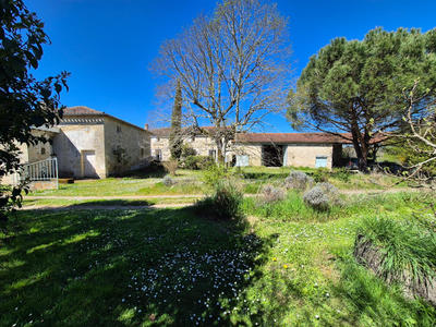 Maison - 272 m² - 6 pièces