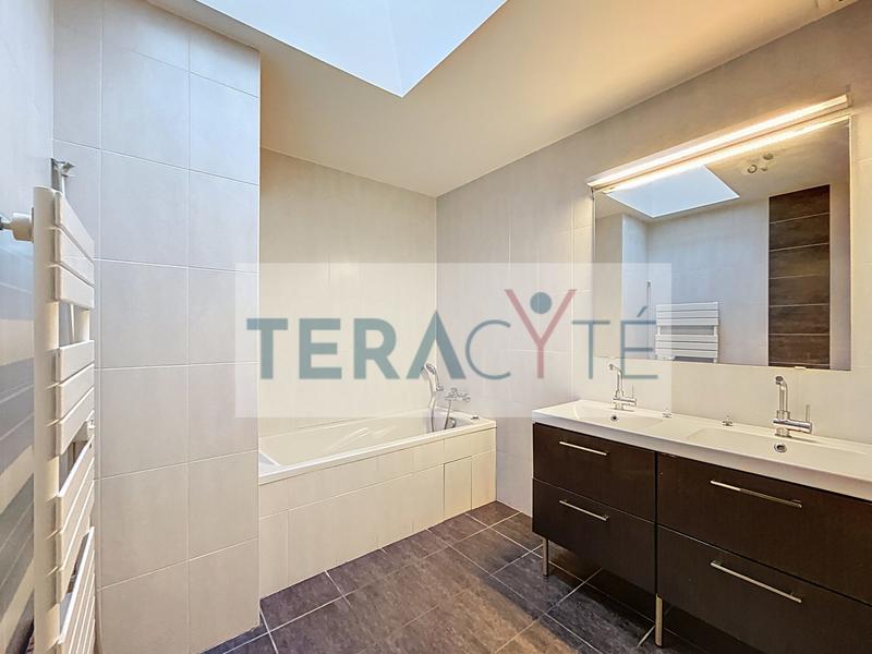 Maison - 99 m² - 4 pièces