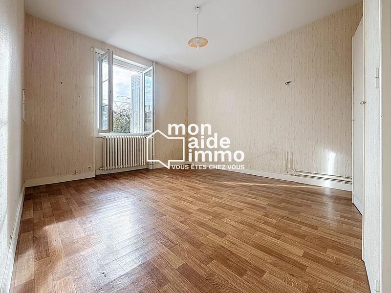 Maison - 240 m² - 9 pièces