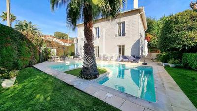 Villa - 350 m² - 8 pièces
