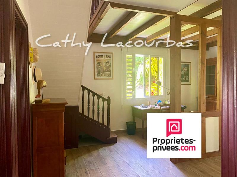 Villa - 234 m² - 8 pièces